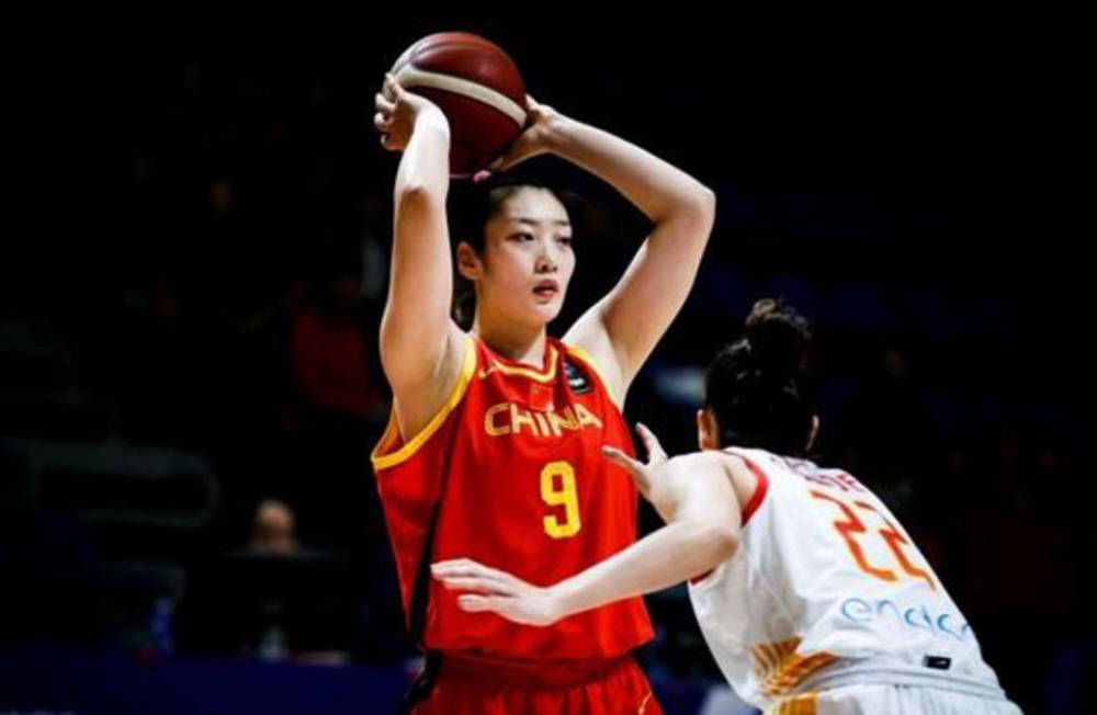 3个女人互添高潮