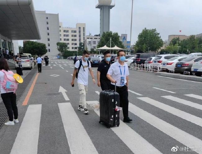 美女被啪啪